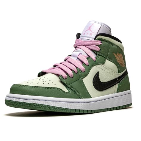 Jordan 1 Mid Dutch Green (Women's) .